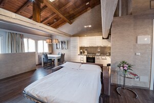 Studio - annex (4 pax) | Italienska Frette-lakan, sängtillbehör av högsta kvalitet och duntäcken