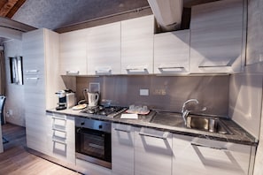 Studio, lisärakennuksessa (2 pax ) | Yksityinen keittiö | Kahvin-/teenkeitin, vedenkeitin