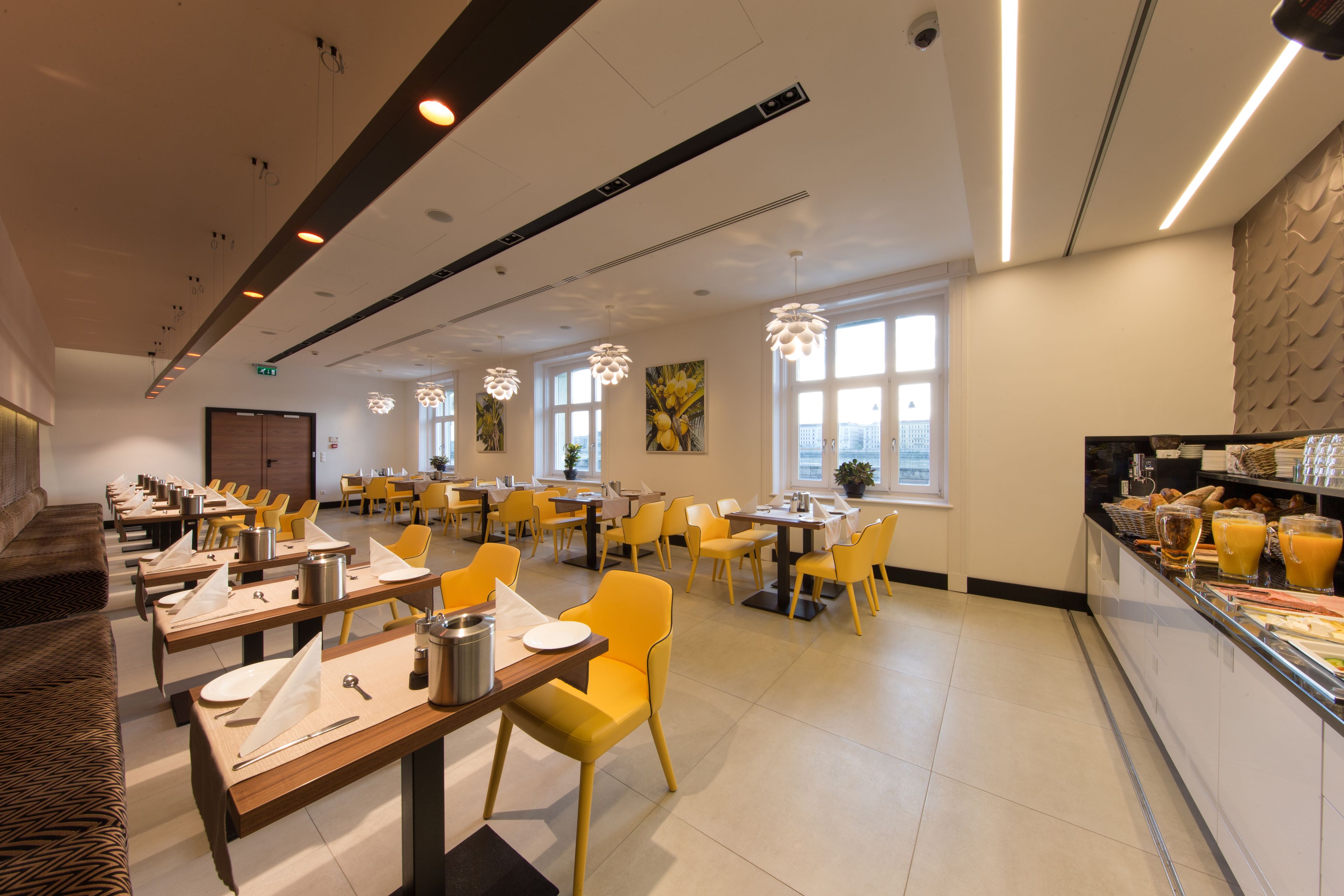 朝食 (ビュッフェ)、毎日提供 (1 名様 5550 HUF)