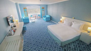 Grand Double or Twin Room | Minibar, in-room safe, soundproofing, iron/ironing board