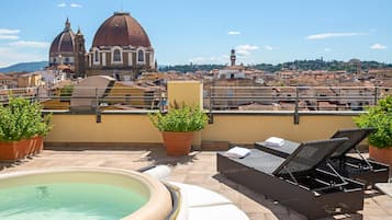 Suite with view and Jacuzzi | Terrace/patio