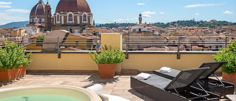 Suite with view and Jacuzzi | Tina de hidromasaje privada
