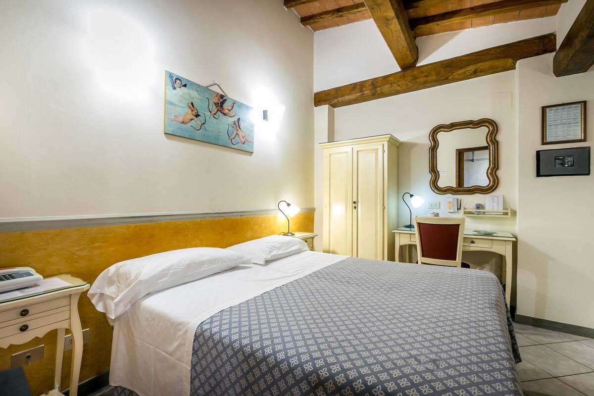 Double or Twin Room, 1 Bedroom | Minibar, in-room safe, desk, blackout drapes