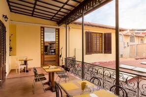 Free daily cooked-to-order breakfast - Hotel Basilea (Florence)