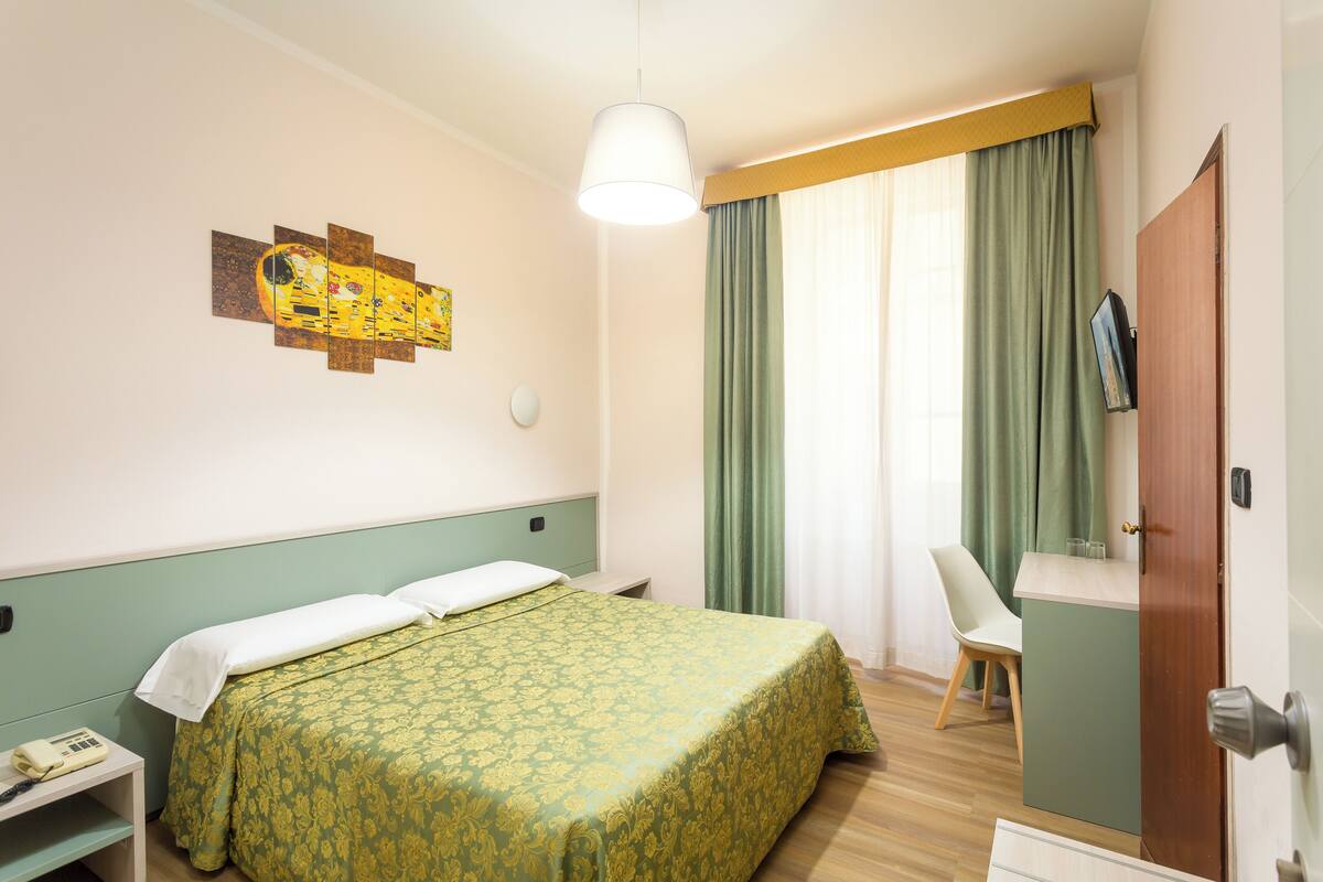 Minibar, Zimmersafe, schallisolierte Zimmer, Bügeleisen/Bügelbrett