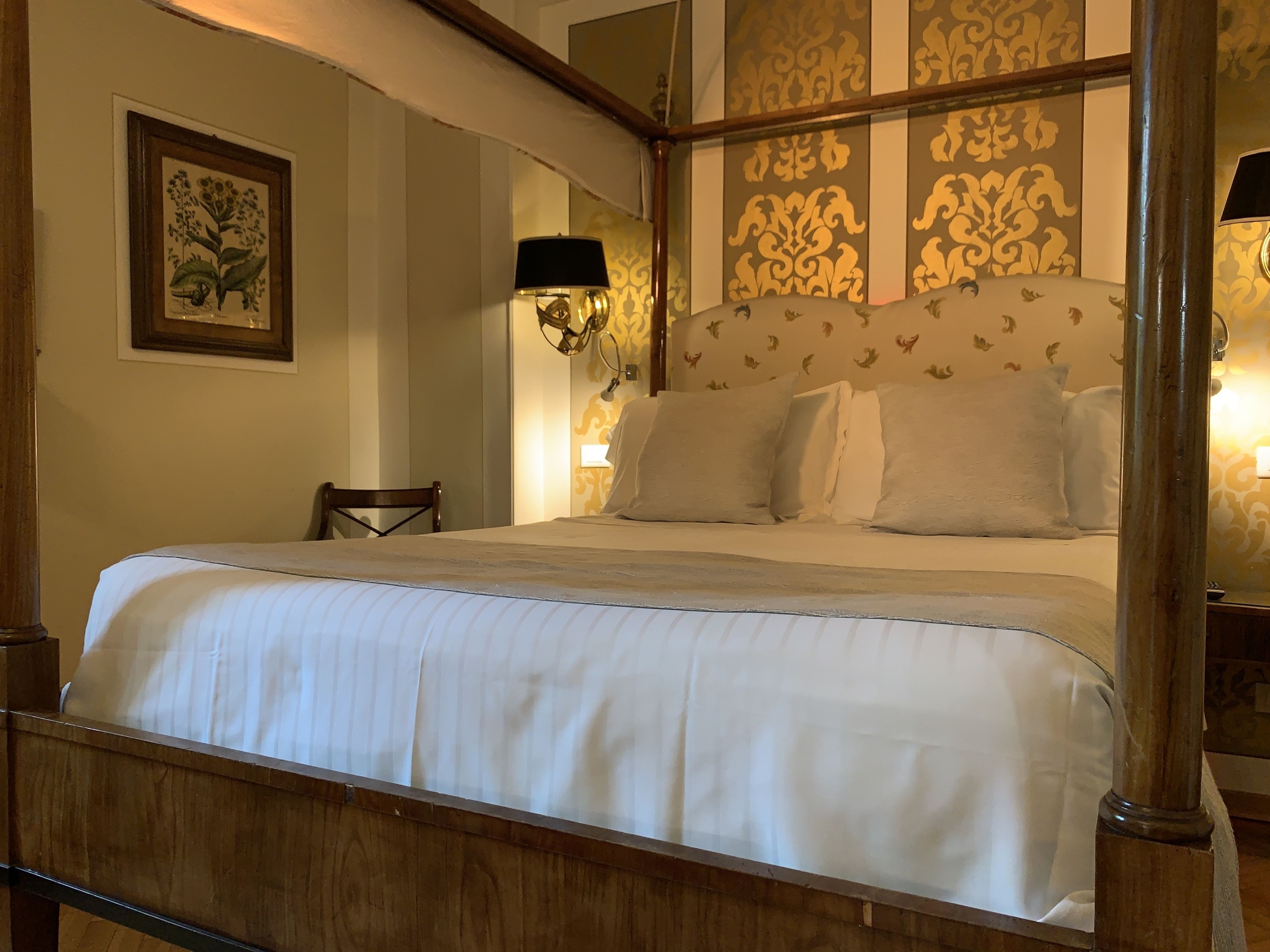 romantic double room | 1 bedroom, free minibar, in-room safe, desk