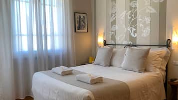 Matrimoniale Piccola con Balcone - Secondo Piano | Free minibar, in-room safe, desk, free WiFi