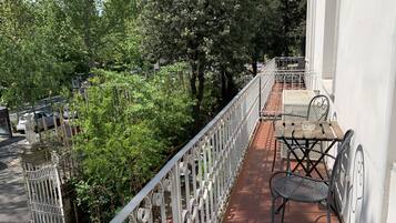 Comfort Room, 1 Queen Bed, Balcony | Terrace/patio