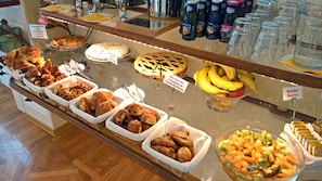 Bao gồm bữa sáng buffet hàng ngày