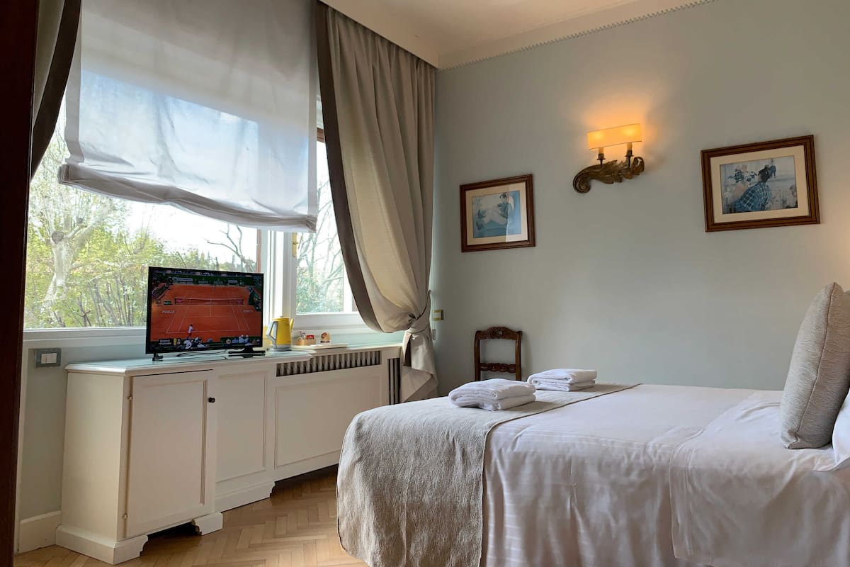 Double Room, Second Floor | Free minibar, in-room safe, desk, free WiFi