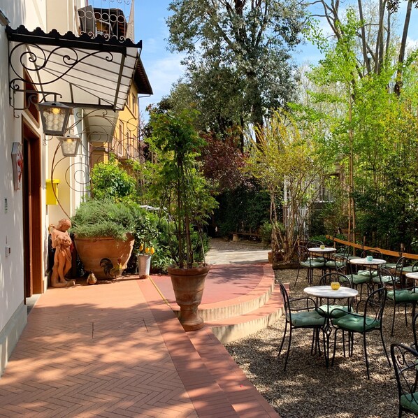 Property entrance - Hotel David (Florence)