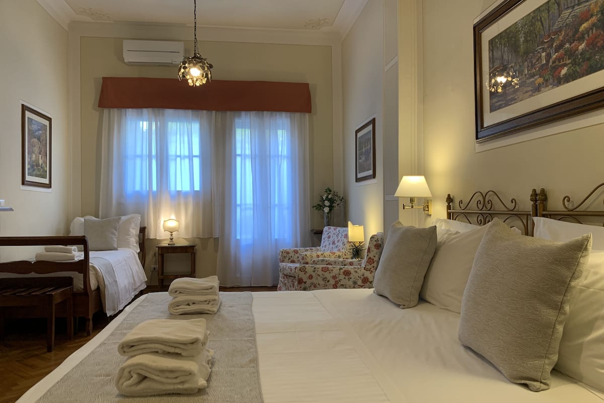 triple room, ground floor | 1 bedroom, free minibar, in-room safe, desk