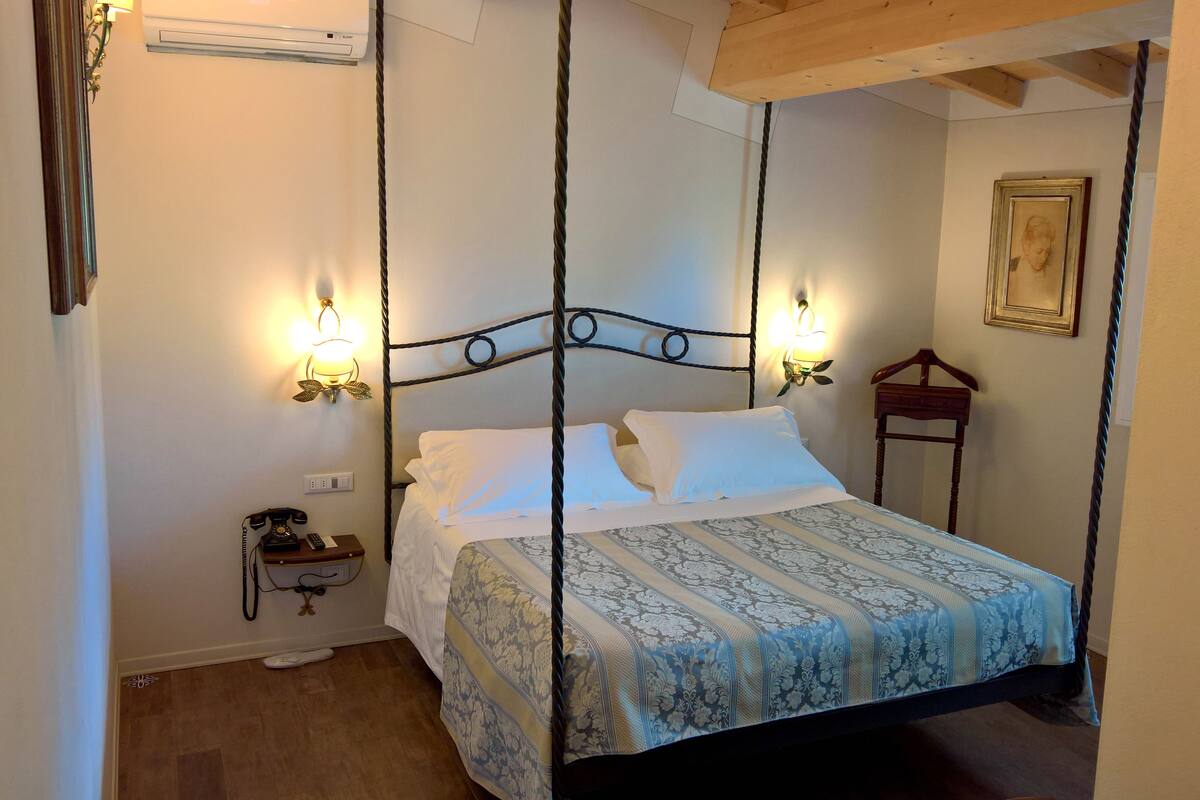 Phòng Suite Junior | Minibar với thức uống miễn phí, két bảo mật tại phòng, bàn 
