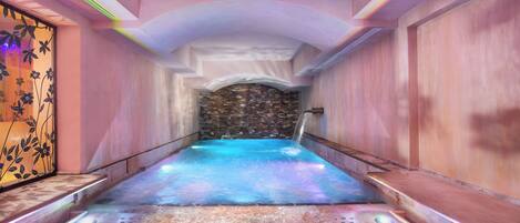 Indoor pool, seasonal outdoor pool, sun loungers