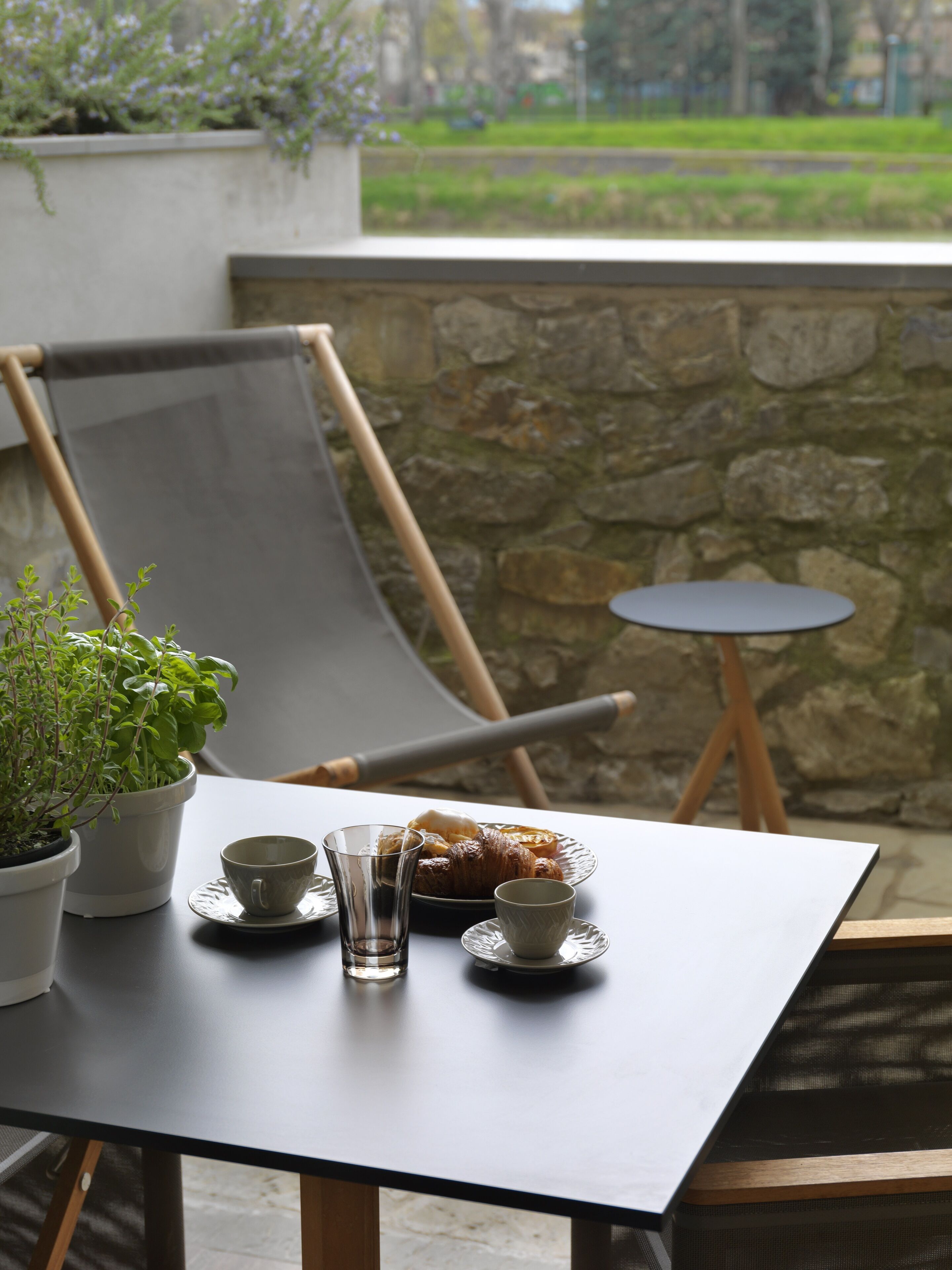 deluxe room, 1 double bed, river view | room amenity