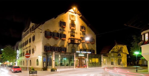 Façade de l’hébergement - soirée/nuit