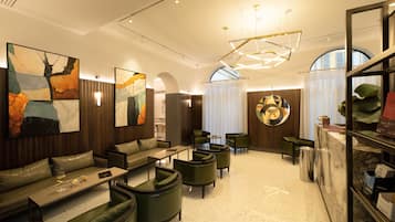 Lobby-Lounge