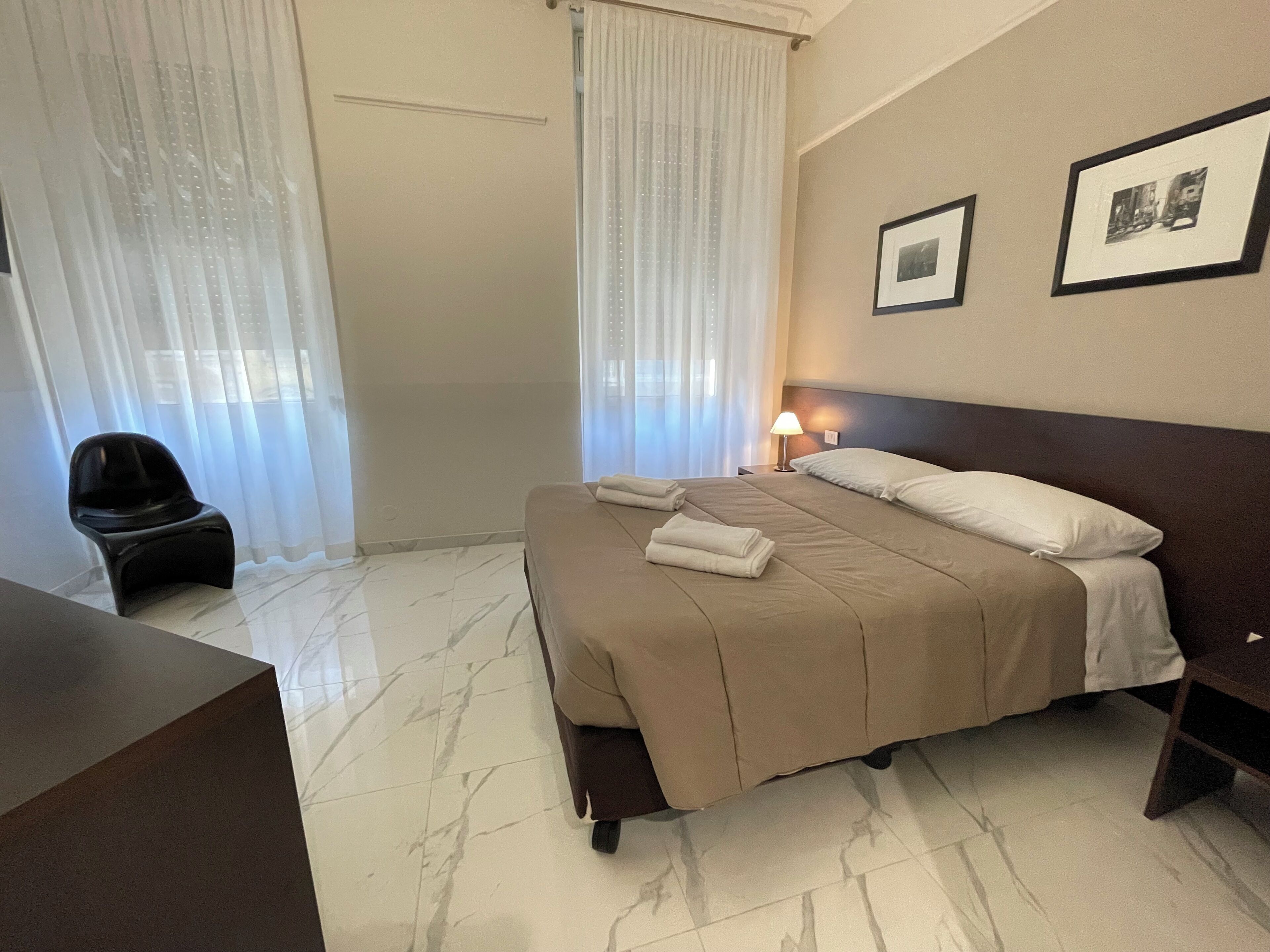 Chambre Double | Couette en duvet d'oie, minibar, coffres-forts dans les chambres, bureau