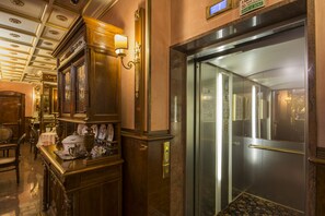 Bar (in der Unterkunft)