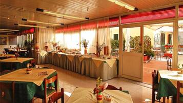 Tägliches inbegriffenes Frühstücksbuffet