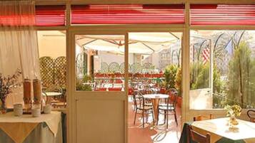 Colazione a buffet inclusa, servita tutte le mattine