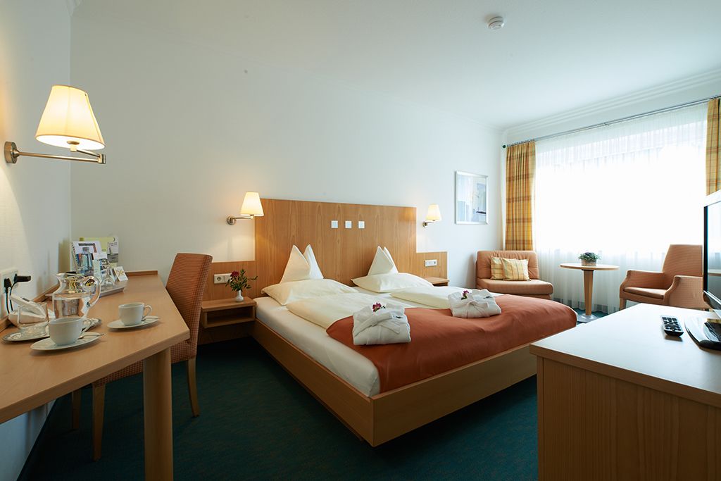 standard double room | desk, free wifi, bed sheets