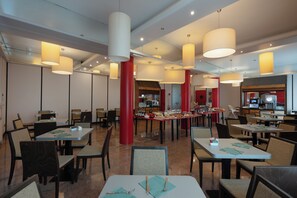 Tägliches kontinentales Frühstück (8.00 EUR pro Person)