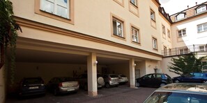 Parken ohne Service (20.00 EUR pro Nacht)