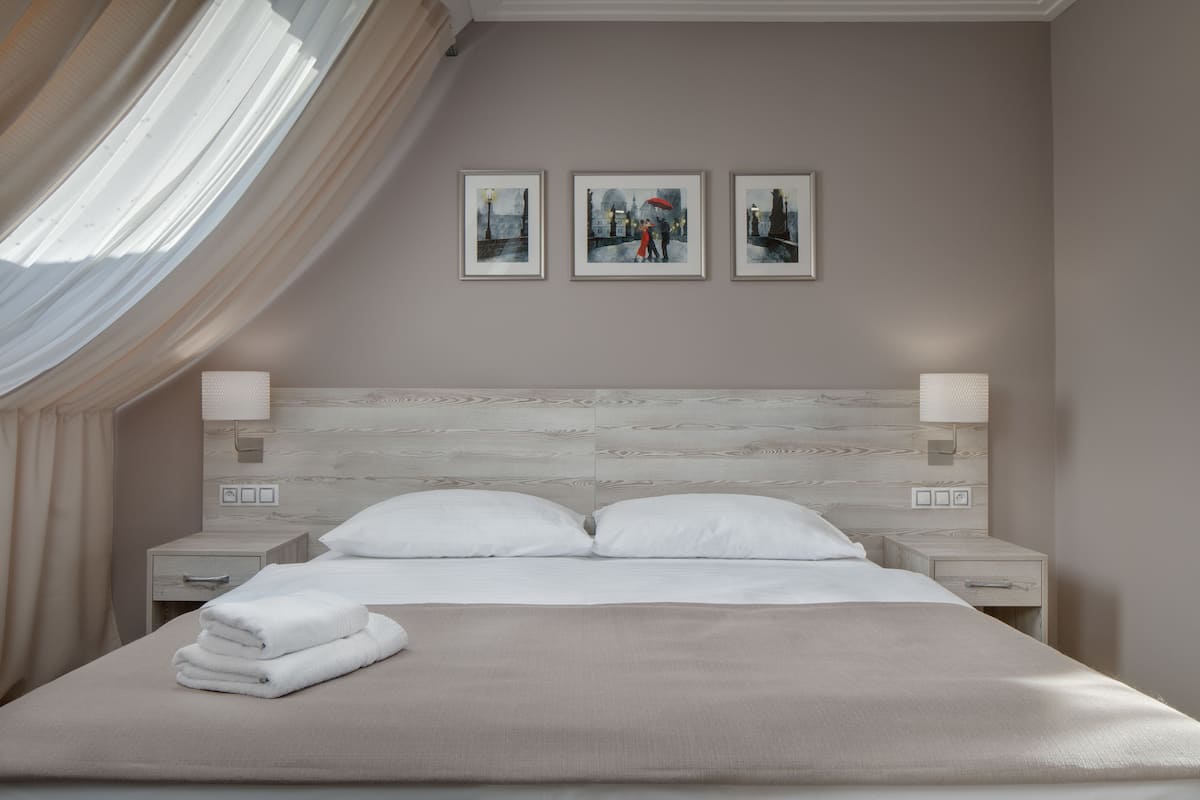 In-room safe, desk, cribs (free), rollaway beds (surcharge)