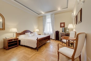 Ropa de cama hipoalergénica y minibar 