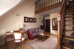 Family Suite, Non Smoking, Courtyard View
