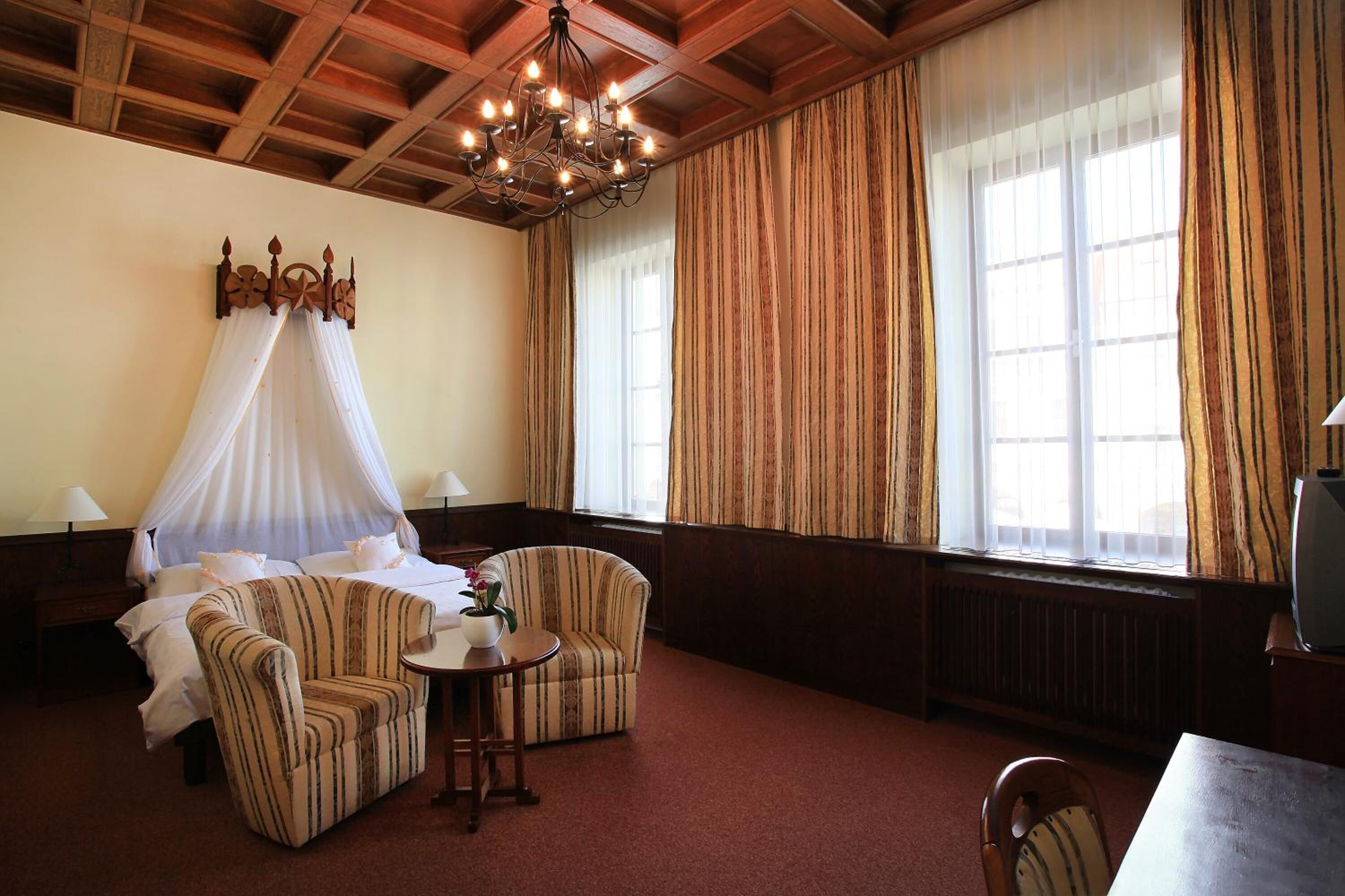 Minibar, in-room safe, free WiFi, wheelchair access