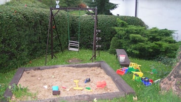 Zona de juegos infantil al aire libre