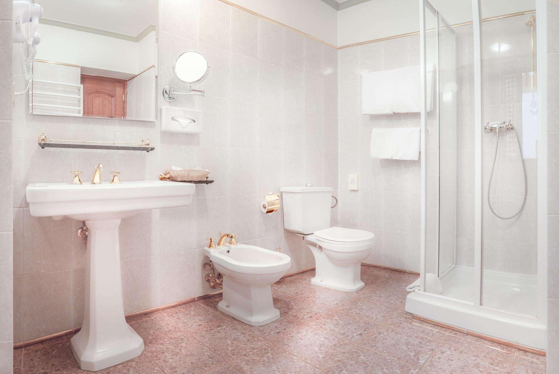 superior double or twin room | bathroom | free toiletries, hair dryer, towels