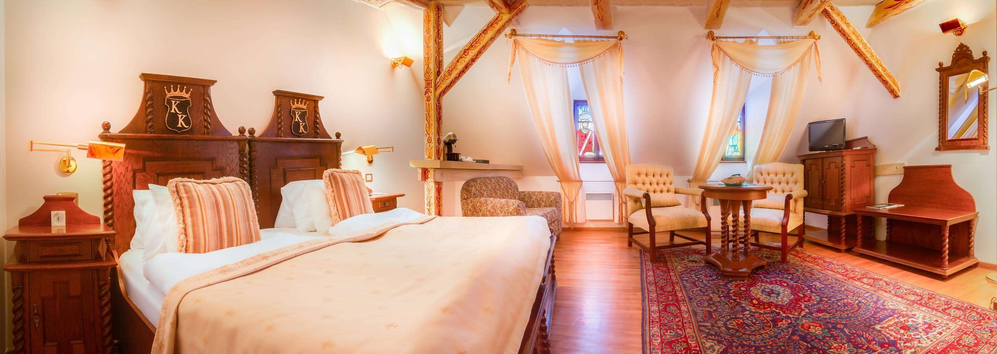 superior double or twin room | 1 bedroom, minibar, in-room safe, desk