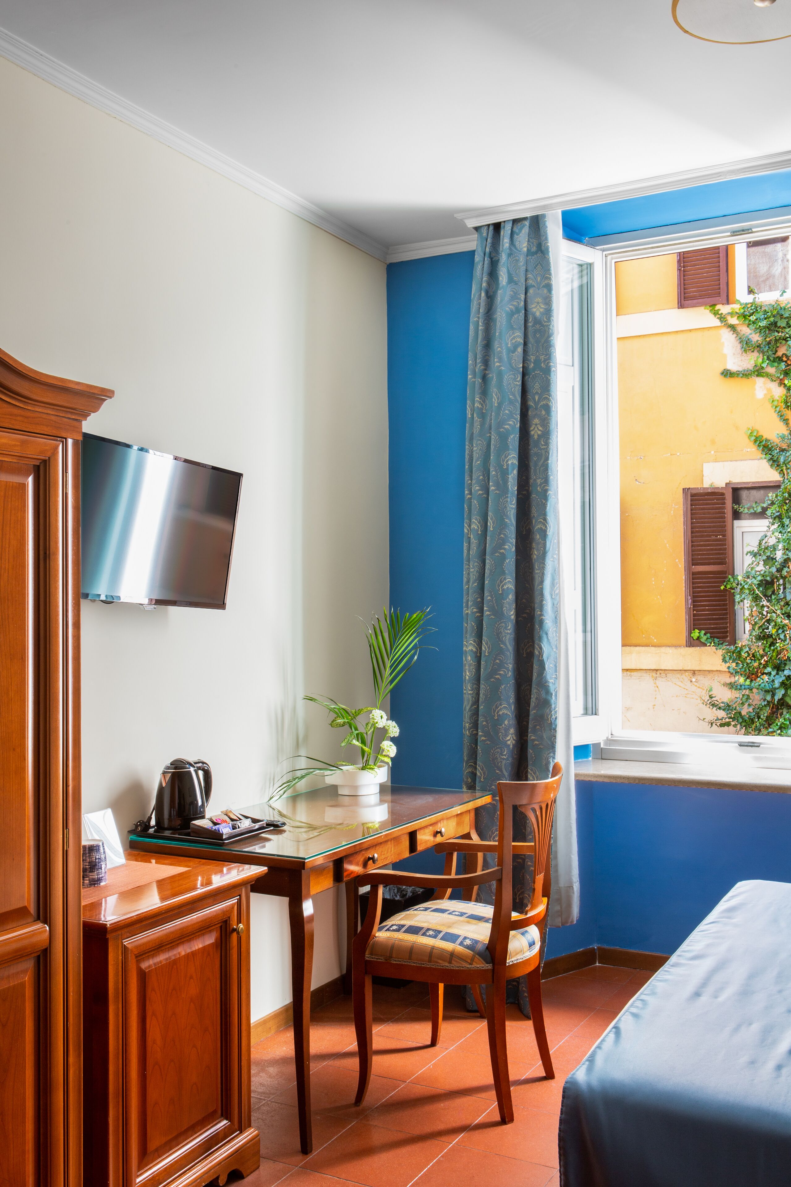 triple room | 1 bedroom, premium bedding, minibar, in-room safe