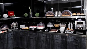 Desayuno completo todos los días (con cargo)