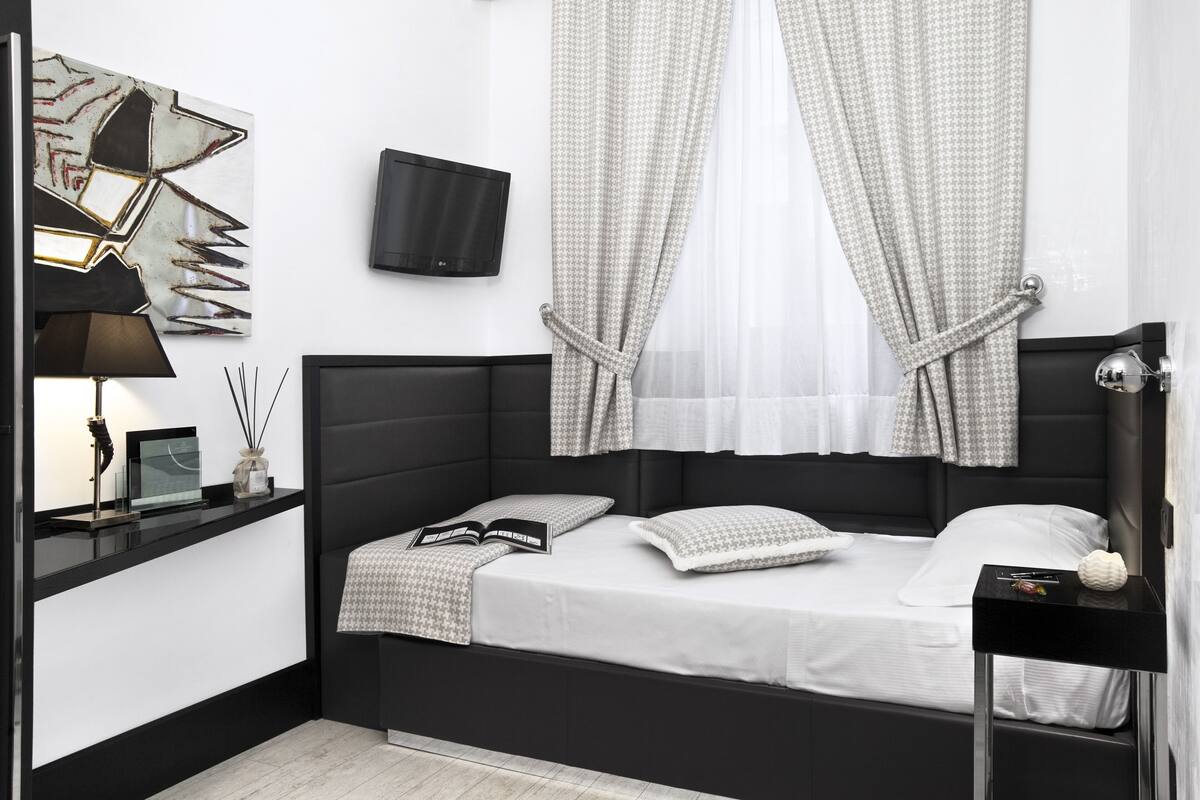 Ropa de cama de alta calidad y minibar 