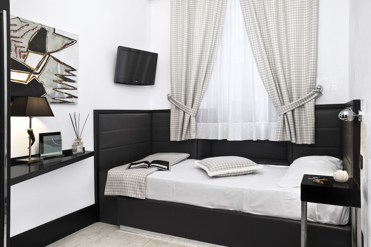 Premium bedding, minibar, in-room safe, desk
