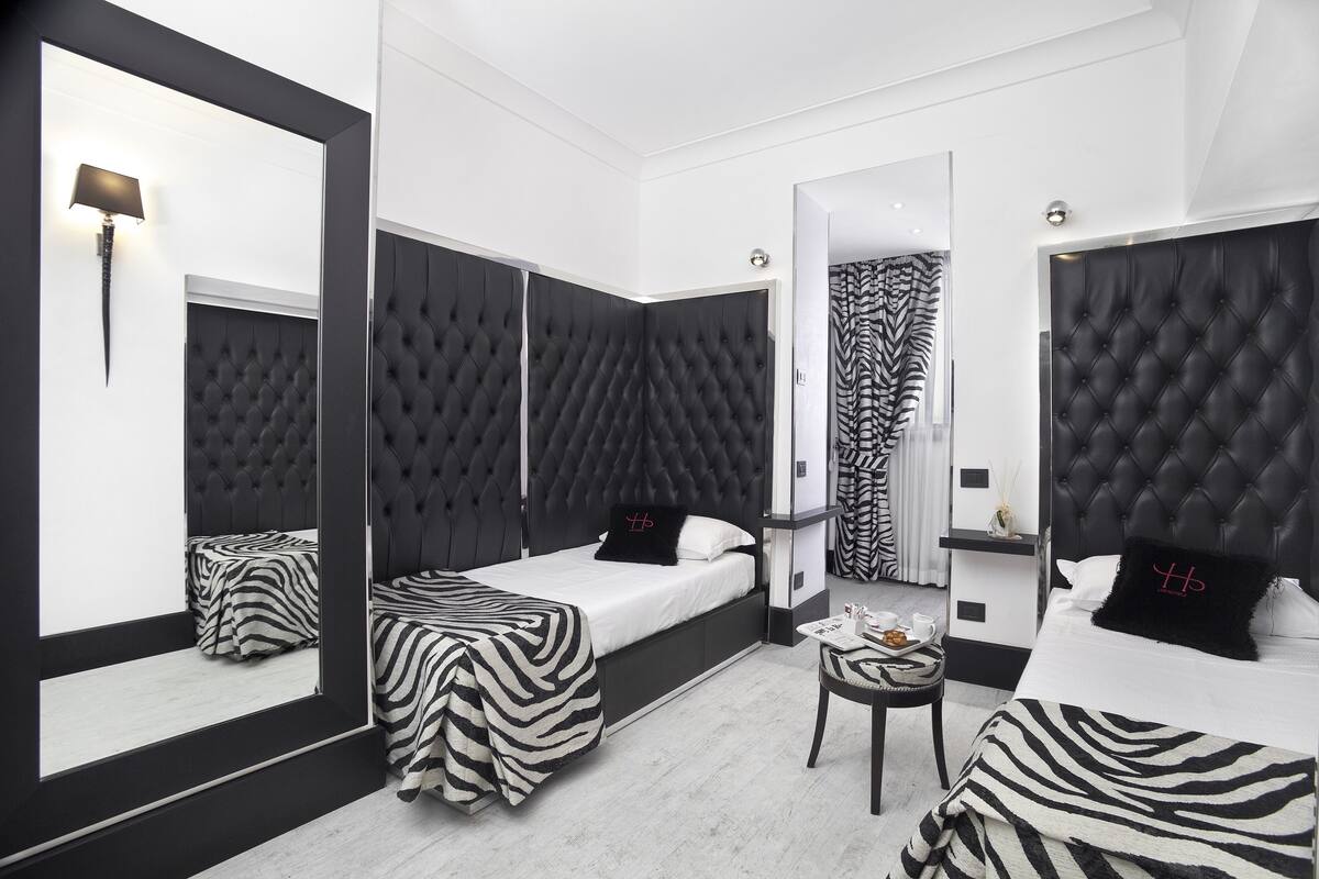 Ropa de cama de alta calidad y minibar 