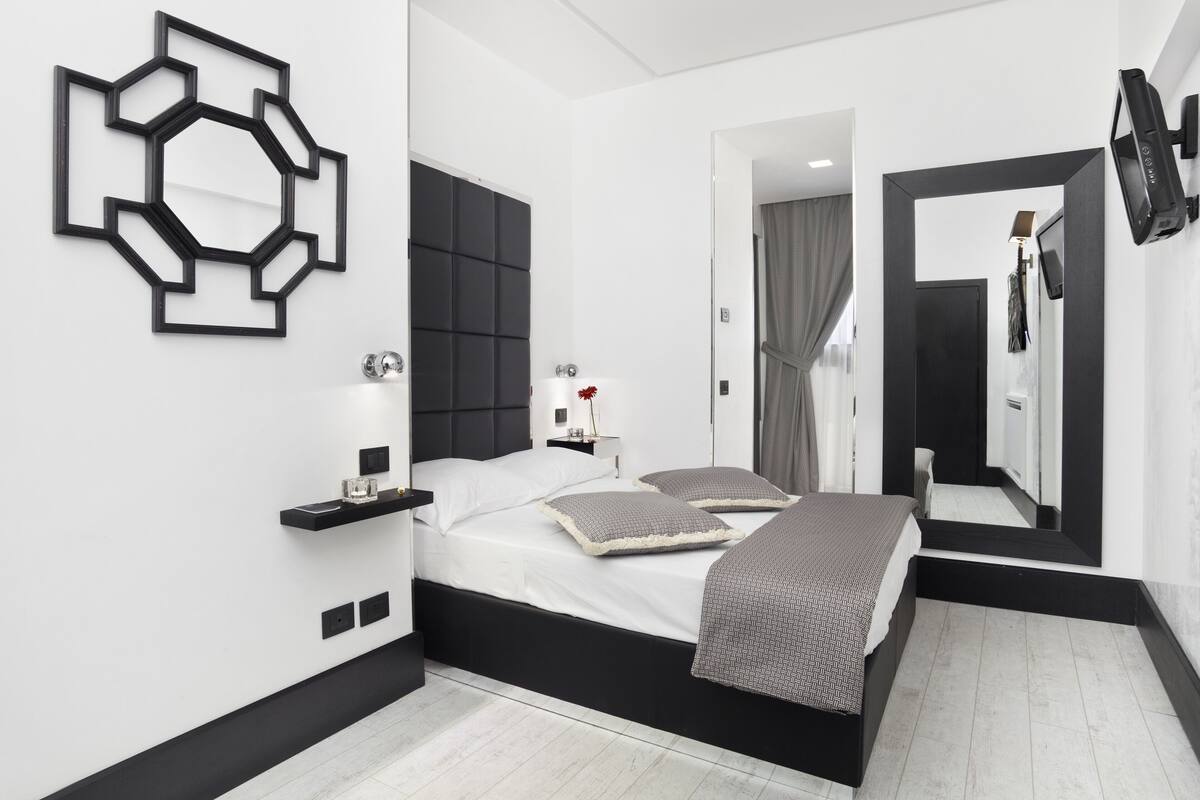 Ropa de cama de alta calidad y minibar 
