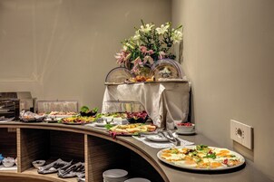 Desayuno continental todos los días (con cargo)