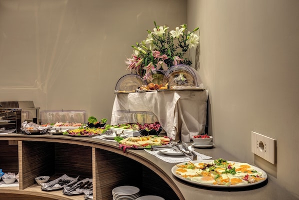 Daily continental breakfast for a fee - Al Manthia Hotel - Trevi Hotels Group (Rome)