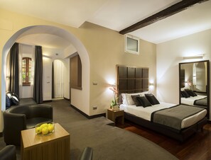 Chambre Quadruple | Coffres-forts dans les chambres, chambres insonorisées, Wi-Fi gratuit