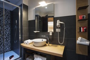 Superior Double Room, Annex Building | In-room safe, soundproofing, free WiFi, bed sheets