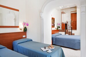 Premium bedding, in-room safe, desk, blackout curtains - Hotel Delle Muse (Rome)