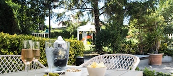 Massimi City Garden Hotel 