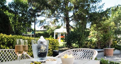 Massimi City Garden Hotel