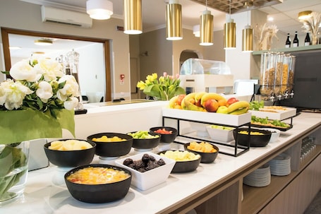 Free daily full breakfast