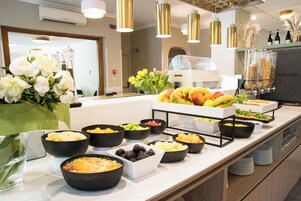 包每日全套早餐